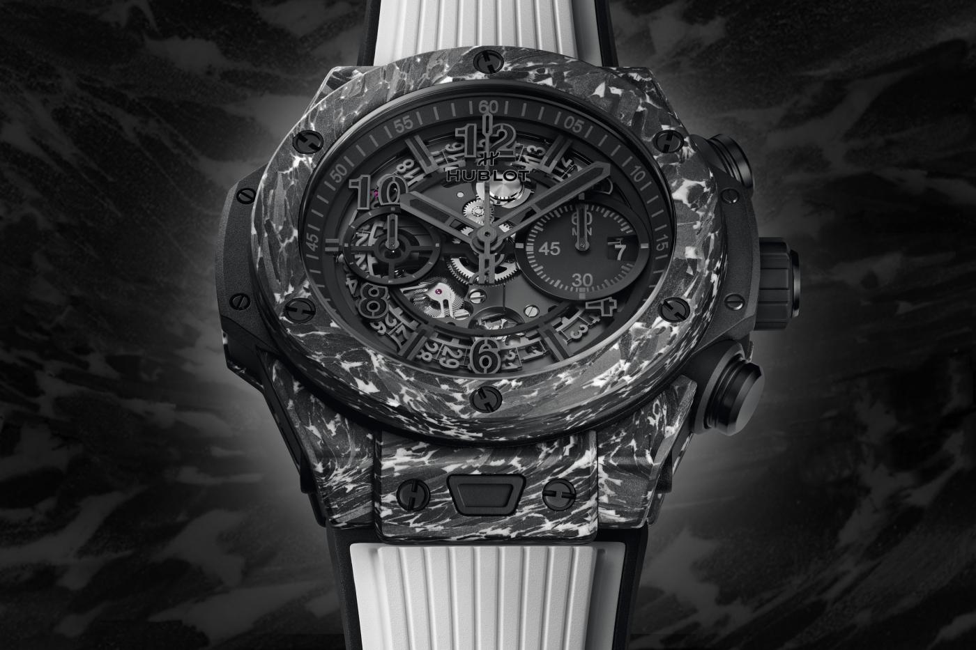 Big-Bang-unico-carbon-white-44-mm-ad-shot-5_0