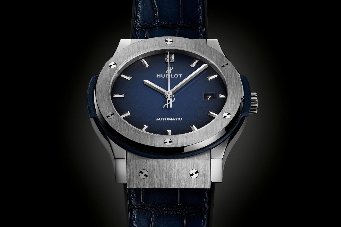 Classic Fusion Titanium Deep Blue 42 mm, bottom view